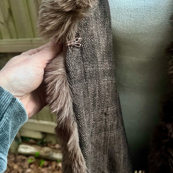 Northern Angel Faux Fur Shawl Collar Vest Cardigan - Fringe – S/M – NWT - Picture 8 of 11